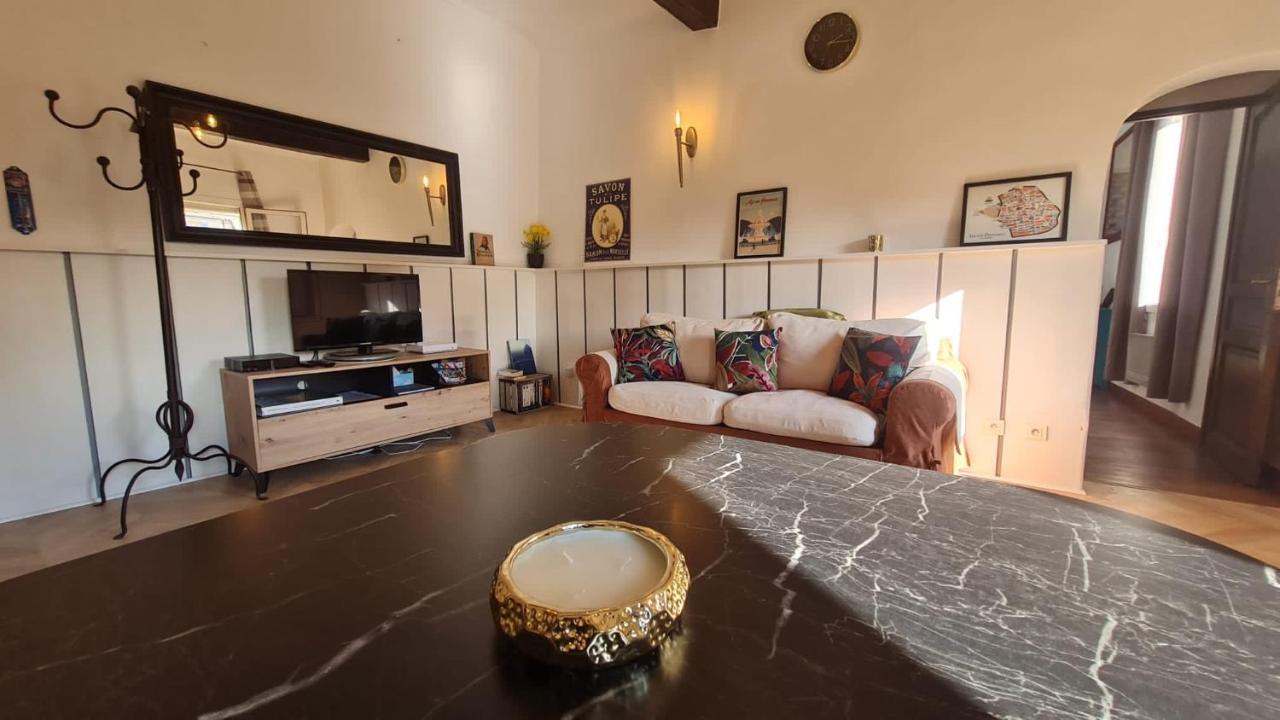 Sunny Apartment With Nice View In History City Center Aix-en-Provence Ngoại thất bức ảnh